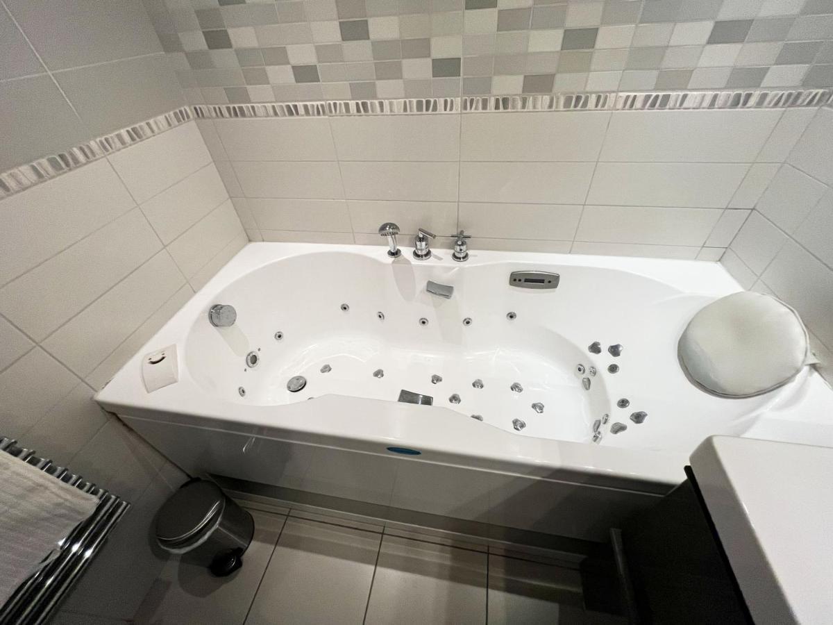 Appartement 84M² Avec 2 Parkings Privatifs Villeneuve-Loubet Eksteriør bilde
